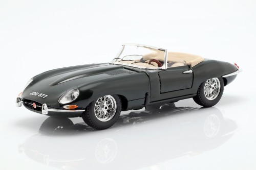12046 Jaguar E-Type Cabriolet 1961 Bburago 1:18