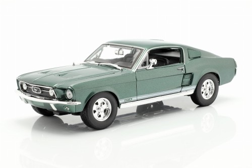 31166 Ford Mustang GTA Fastback 1967 Maisto 1:18