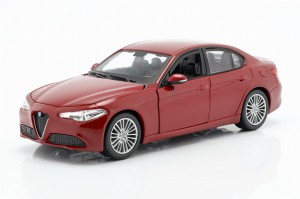 Alfa Romeo Giulia 2016 Bburago 1:24