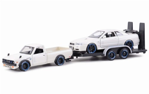 32754 Datsun 620 Pickup Truck 1973 + Laweta + Nissan Skyline GT-R R34 Maisto 1:24