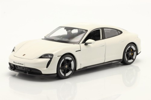 21098 Porsche Taycan Turbo S 2020 Bburago 1:24