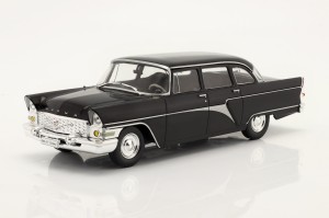 GAZ 13 Chalka Czajka Chaika 1960 WhiteBox 1:24