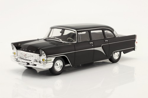 WB124080 GAZ 13 Chalka Czajka Chaika 1960 WhiteBox 1:24