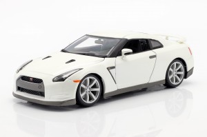 Nissan GT-R R35 2009 Bburago 1:18