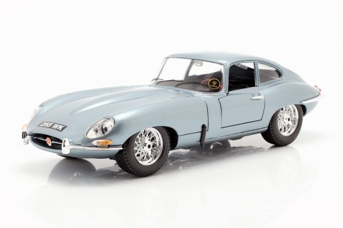 12044 Jaguar E- Coupe 1961 Bburago 1:18