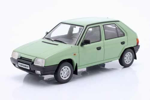 WB124197 Skoda Favorit 1987 Light Green WhiteBox 1:24