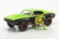 253285001 Chevrolet Camaro 1967 + Figurka Raphael Żółwie Ninja Jada Toys 1:24