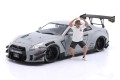 S1805821 Nissan GT-R (R35) LBWK Liberty Walk Body Kit 2.0 2024 + Figurka Wataru Kato Solido 1:18