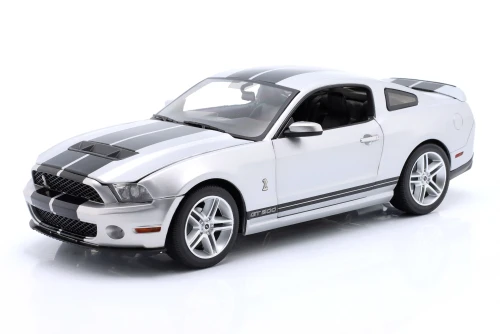 13673 Ford Mustang Shelby Cobra GT500 2011 Silver / Black Stripes Greenlight 1:18