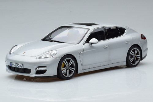 187609 Porsche Panamera Turbo 2009 Silver Norev 1:18