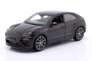 Porsche Macan 4 Turbo Electric 2024 Copper Bburago 1:24