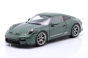 Porsche 911 (992) S/T 2023 Malachite Green Metallic Norev 1:18