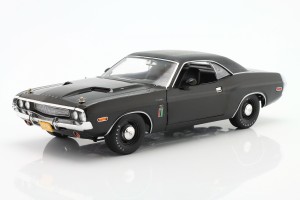 Dodge Challenger R/T 426 Hemi The Black Ghost 1970 Black Greenlight 1:18