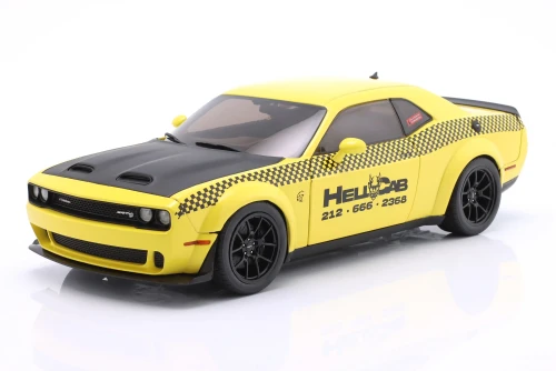 S1805716 Dodge Challenger SRT Hellcat Redeye Widebody New York Hellcab 2023 Solido 1:18