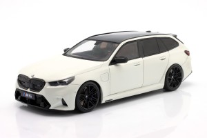 BMW M5 (G99) Touring 2025 Alpine White Solido 1:18