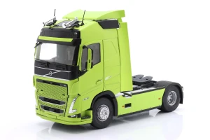 Volvo FH Globetrotter XL Truck 2023 Neon Green Solido 1:24