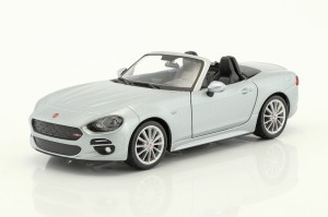 Fiat 124 Spider 2016 Bburago 1:24